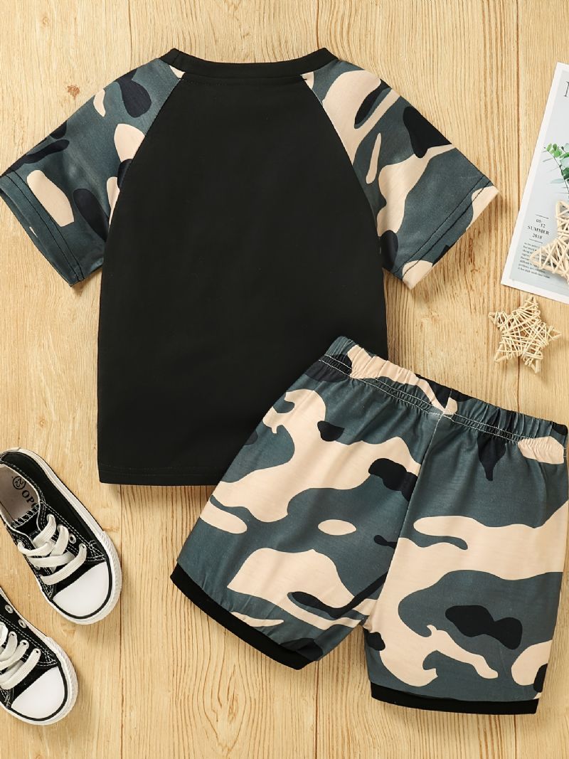 Drenge Letter Print Kortærmet Top + Camo Shorts Sæt Børnetøj