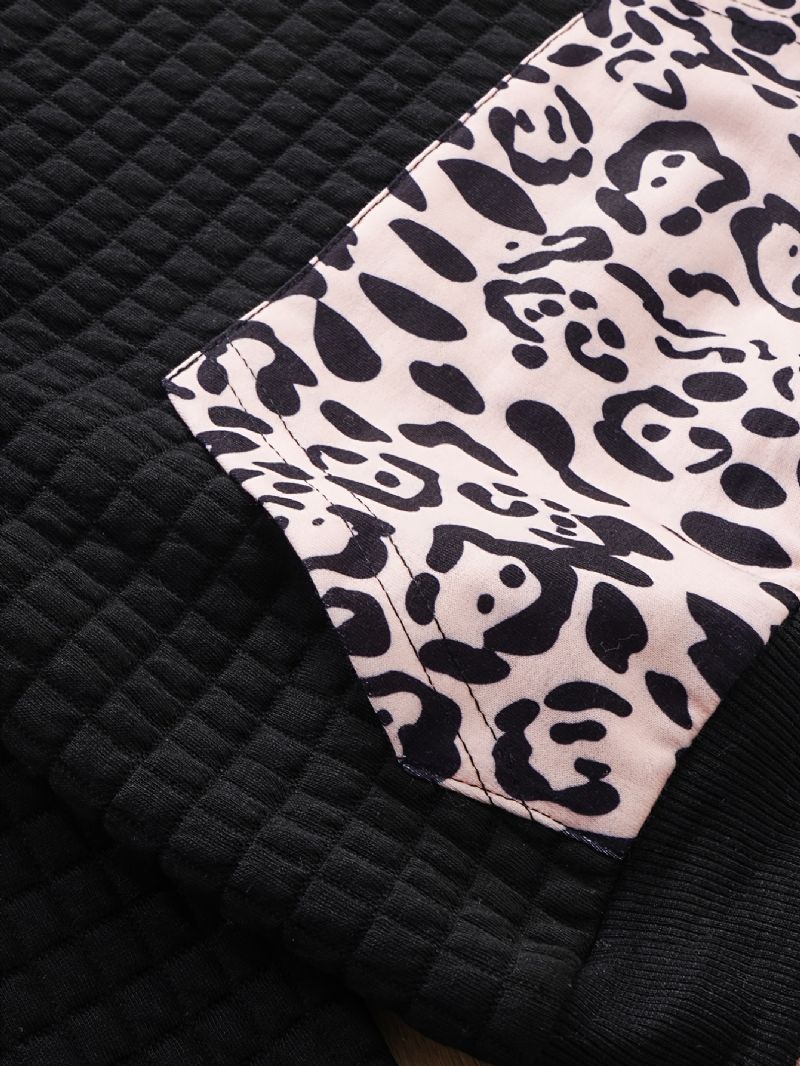 Langærmet Drenge Sweatshirt Og Matchende Bukser Med Leopardprint